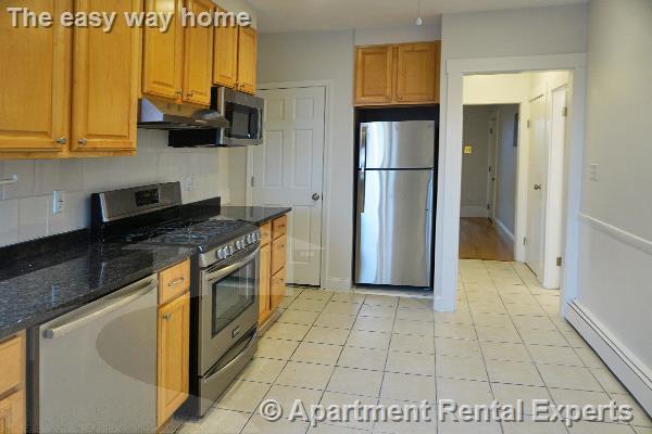 Building Photo - 27-29 Lambert St Unit #3R