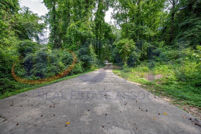 Foto del edificio - Charming 3-Bedroom, 3-Bath Home in Durham ...