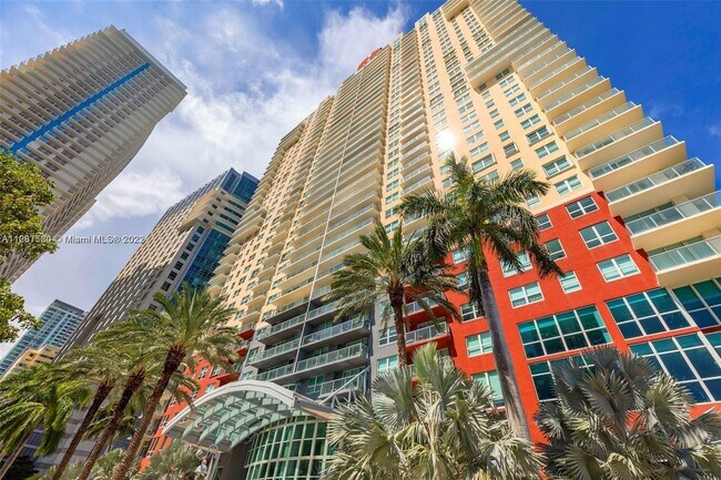 Building Photo - 1155 Brickell Bay Dr