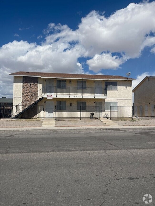 Building Photo - 4741 Corsaire Ave