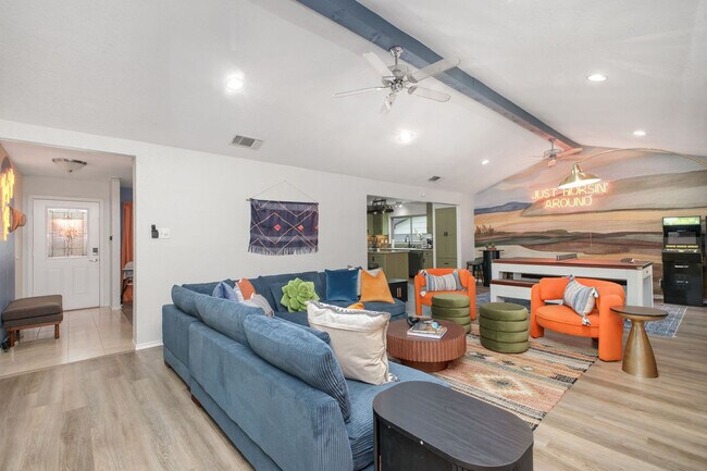 Foto del edificio - 4519 Briardale St