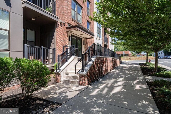 Foto del edificio - 11200 Reston Station Blvd