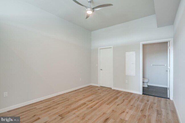 Building Photo - 412-26 S 13th St