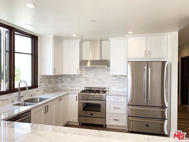 Building Photo - 3 br, 3.5 bath Condo - 859 S Lucerne Blvd ...
