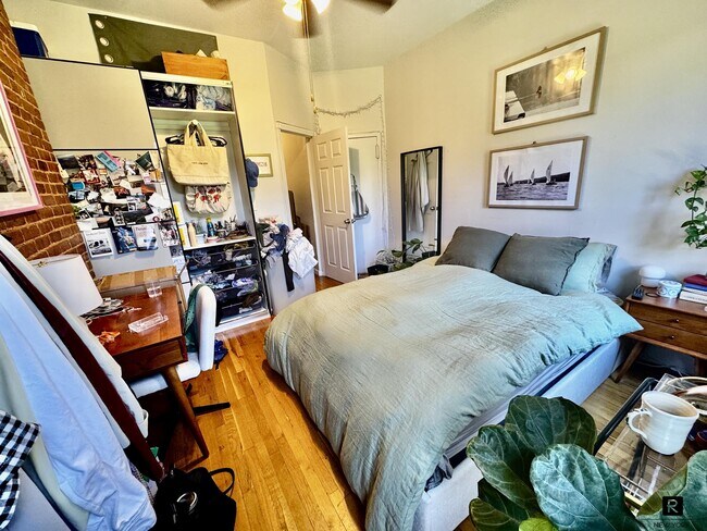 Foto del edificio - 325 E 90th St