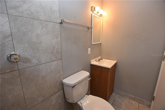 Foto del edificio - 1321 Mann Rd