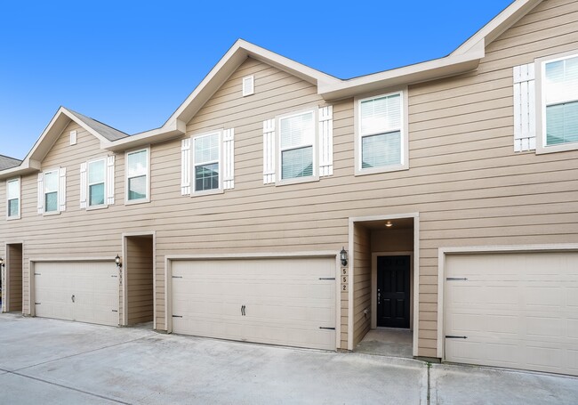 Building Photo - 552 Solomon Ln