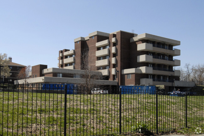 Foto del edificio - Martin Luther King Village Apartments