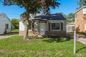 Building Photo - 2223 E Bergin Ave