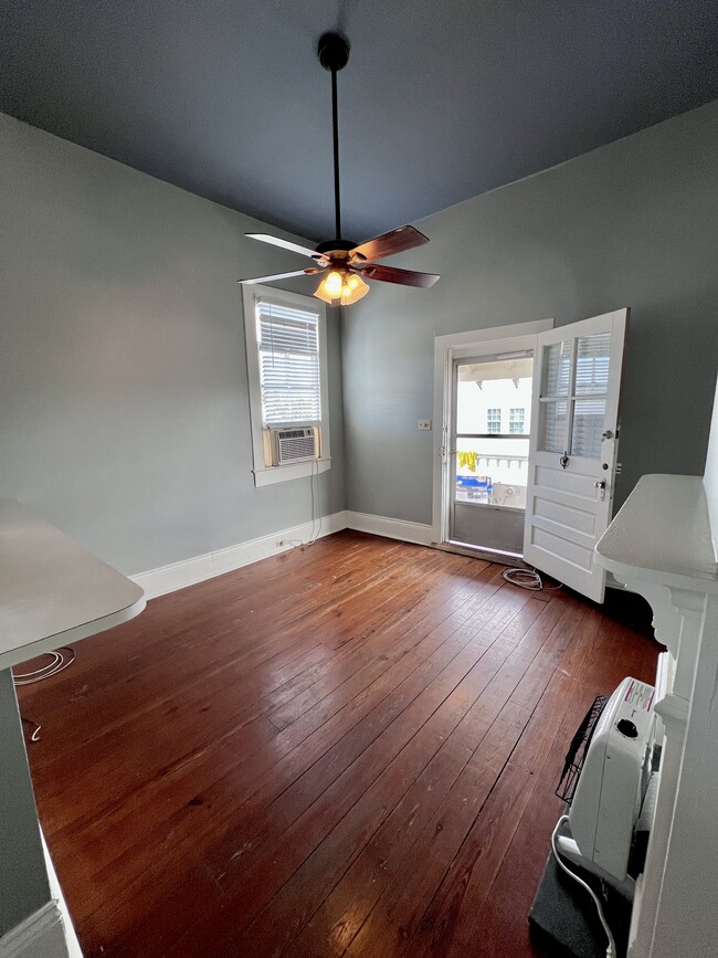 Building Photo - 548 Verret St