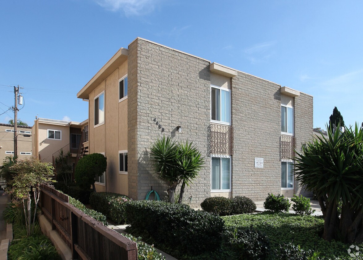 Primary Photo - 4480 Montalvo St
