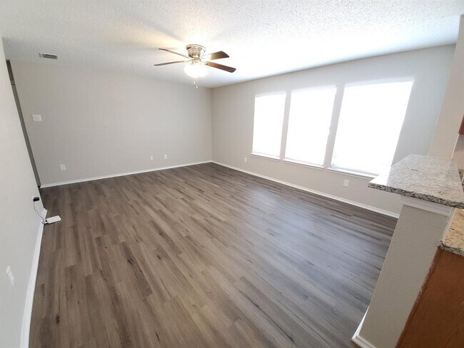 Building Photo - 1118 Single Tree Dr