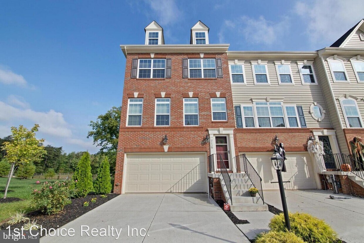 Building Photo - 3 br, 2.5 bath House - 716 Hidden Oak Dr