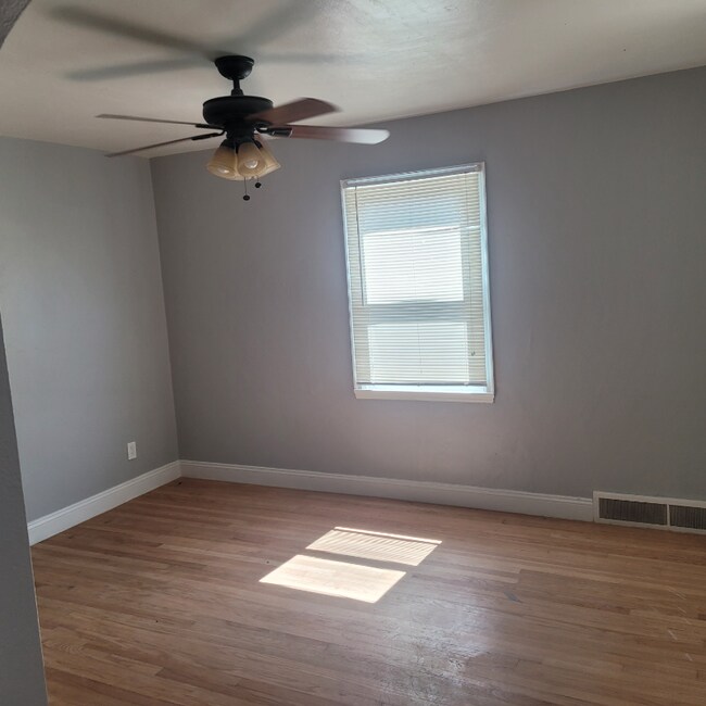 Building Photo - 9510 Sterling Pl