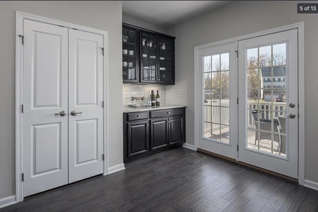 Foto del edificio - 707 Channing Park Cir