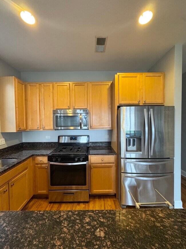 Foto del edificio - 221 E 31st St