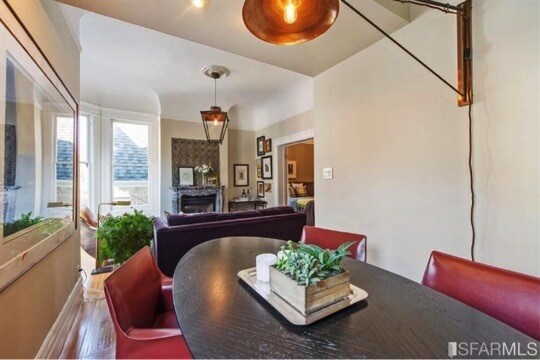 Building Photo - SPACIOUS AND BRIGHT 2 BEDROOM FLAT IN PARN...