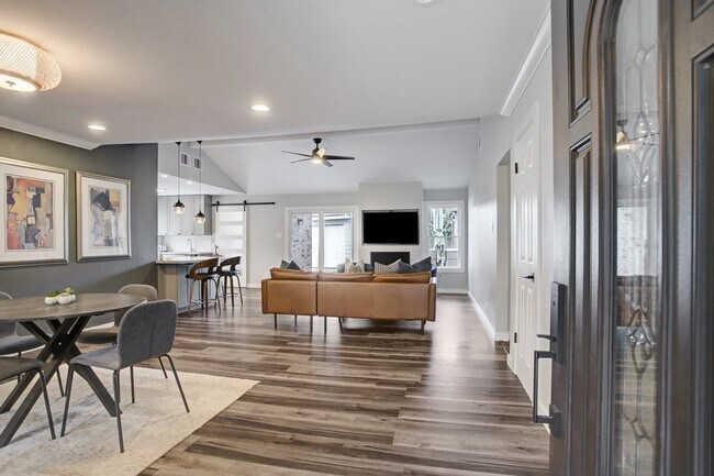 Building Photo - 9326 Meadowcroft Dr