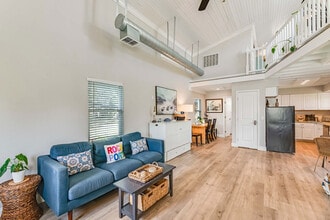 Building Photo - 510 E King St