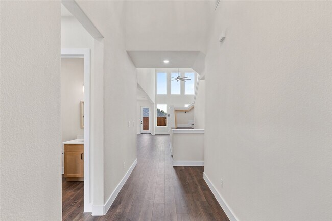 Foto del edificio - 5702 Barkridge Dr