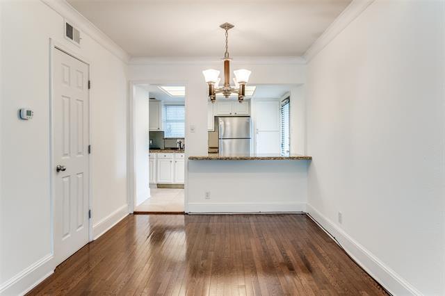 Foto del edificio - 10211 Regal Oaks Dr