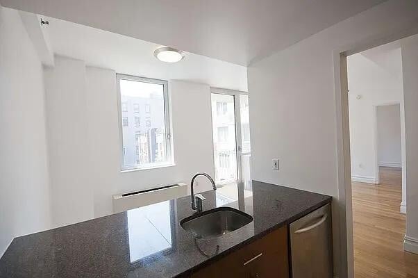 Building Photo - 158 Hester St