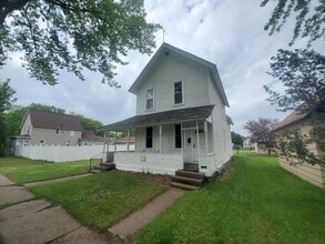 Building Photo - 211 E Somo Ave