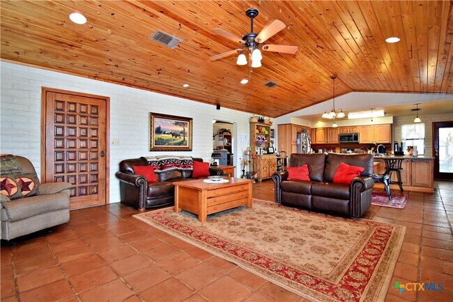 Foto del edificio - 4513 Center Point Rd
