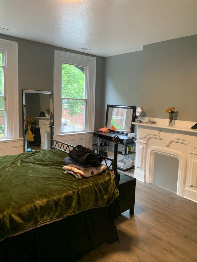 Foto del edificio - 903 E Carson St