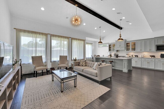 Building Photo - Timeless Elegance in Oak Forest: A Stylish...