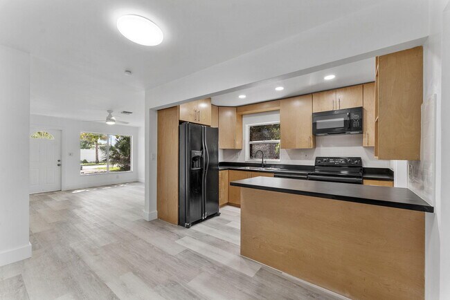 Foto del edificio - 747 NW 1st Terrace