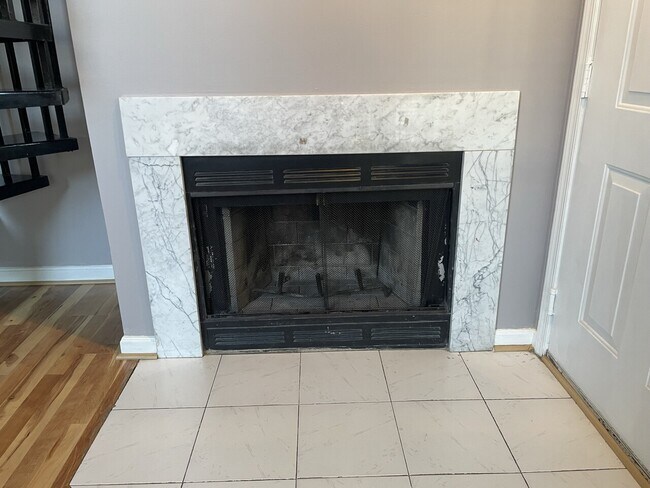 Building Photo - 10421 Beacon Ridge
