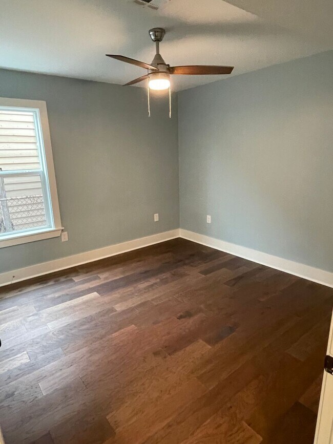 Building Photo - Newly Renovated 2BD/2BA with ALL UTILITIES INCLUDED