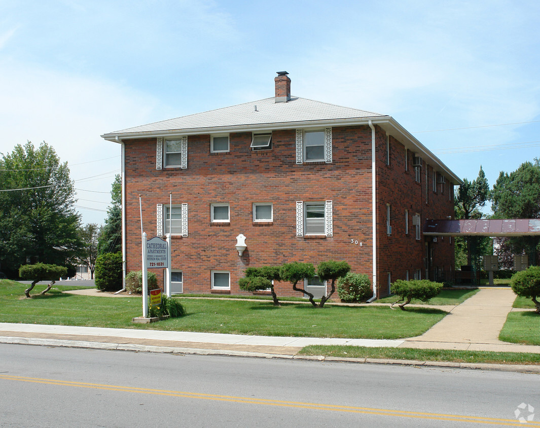 Building Photo - Cathedral Apartments