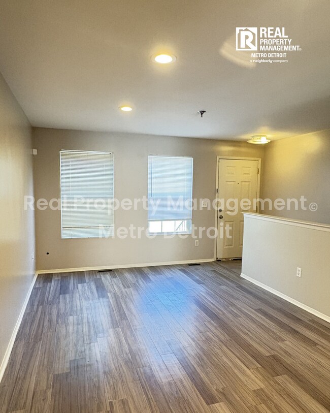 Foto del edificio - 23322 Poplar Dr