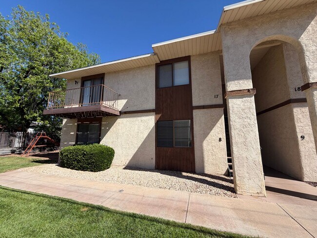 Foto del edificio - REMODELED TWO BEDROOM IN DOWTOWN!