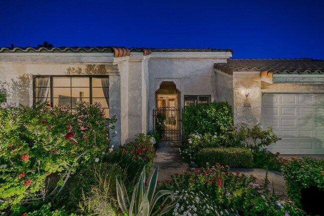 Foto del edificio - 49 Santo Domingo Dr