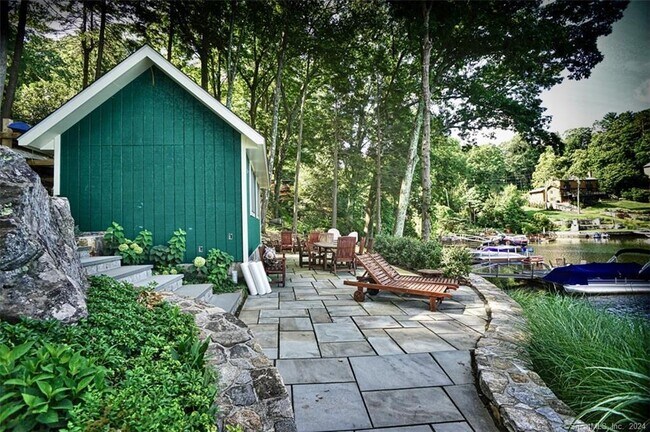 Foto del edificio - 44 Ferris Estates Rd