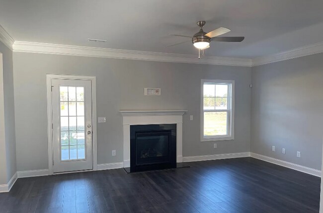 Building Photo - 923 Arbor Dr