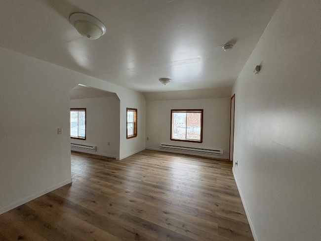 Building Photo - 543 Como Ave