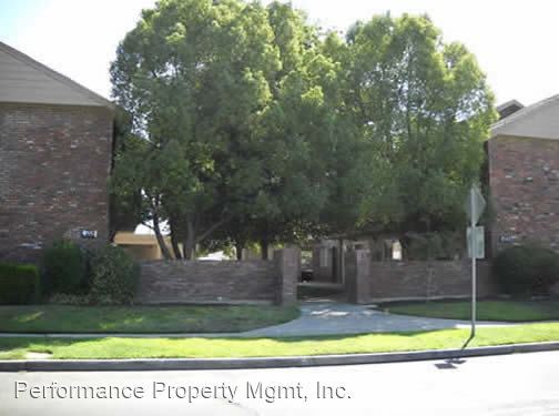 Primary Photo - 4554 N Sharon Ave