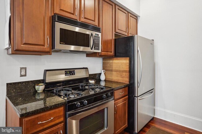 Building Photo - 1324 Euclid St NW
