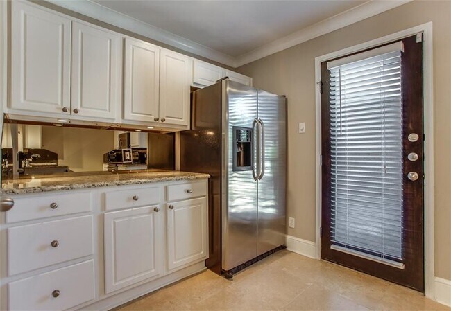 Building Photo - 10111 Regal Park Ln