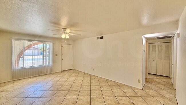 Foto del edificio - 4746 W Aster Dr