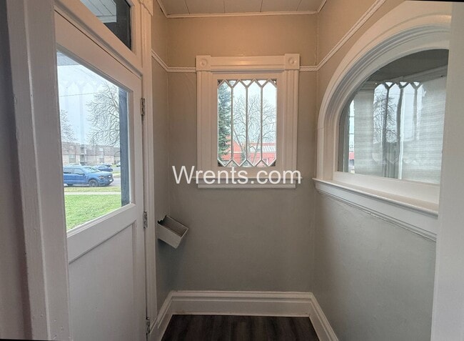 Foto del edificio - 301 E Nora Ave