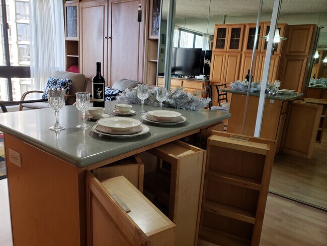Holiday look of island with place settings - 300 Wai Nani Way