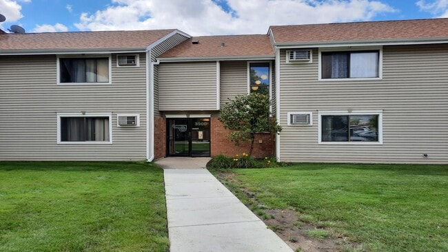 Foto del edificio - Spacious & Updated 2-Bed, 2-Bath Condo in ...