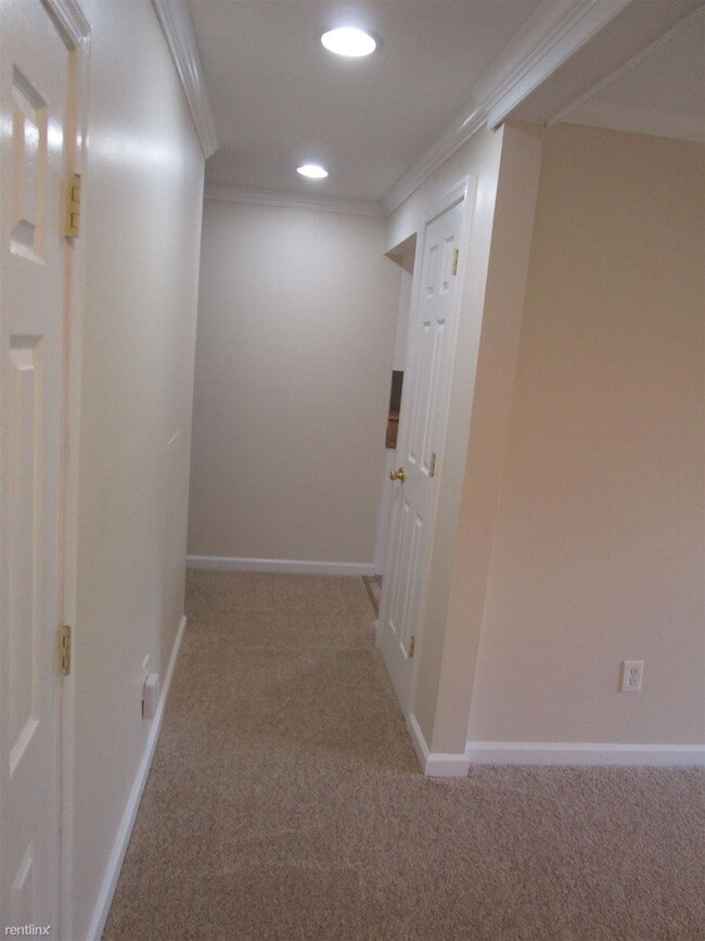 Building Photo - 3348 Huntley Square Dr