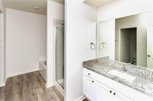 Foto del edificio - 325 Ridgeland Oak Dr