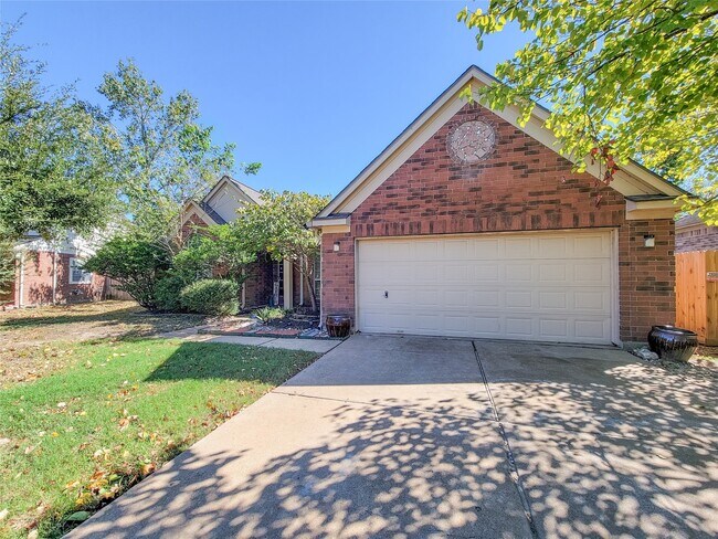 Foto del edificio - 5810 Forest Land Dr